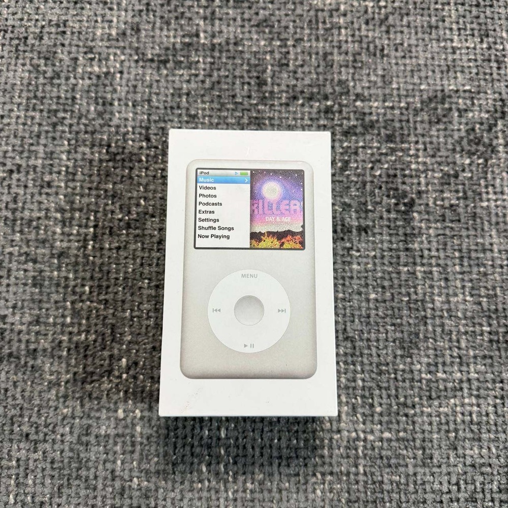Apple iPod Classic 7th Gen 160GB Silver MP3 Player box only